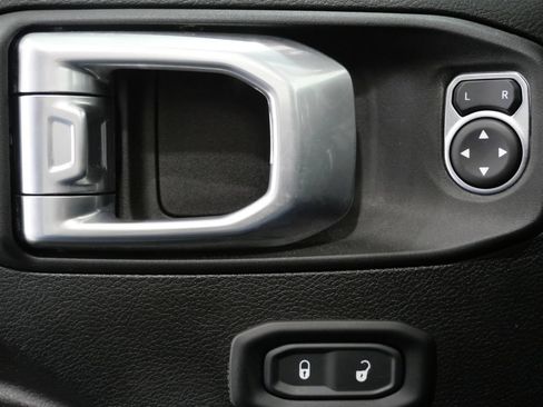 Used 2022 Jeep Wrangler Unlimited Sport AWD/4WD image 13