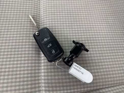 Used 2015 Volkswagen Beetle 1.8T Classic image 27