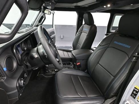 Used 2024 Jeep Wrangler Unlimited Rubicon 4xe AWD/4WD image 27