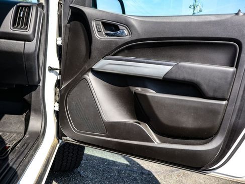 Used 2017 Chevrolet Colorado LT image 36