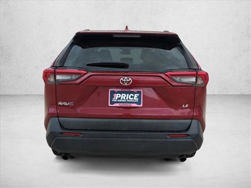 Used 2021 Toyota RAV4 LE FWD image 6