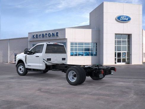 New 2026 Ford F350 XL w/ XL Chrome Package image 4