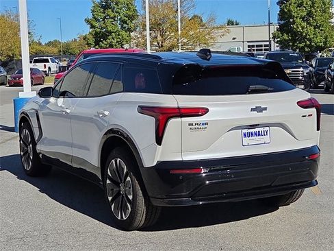 New 2025 Chevrolet Blazer EV RS image 3