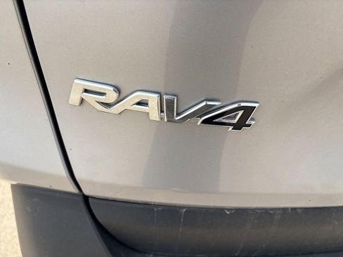 Used 2025 Toyota RAV4 XLE AWD/4WD image 24
