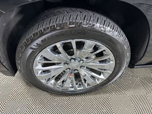 Used 2022 GMC Yukon XL Denali image 10