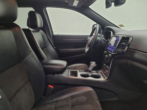 Used 2019 Jeep Grand Cherokee Altitude image 21