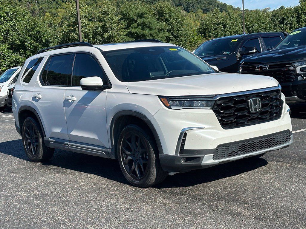 Used 2025 Honda Pilot Touring image 21