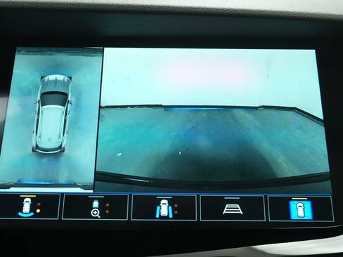 Used 2022 Buick Envision Avenir w/ Technology Package II FWD image 43