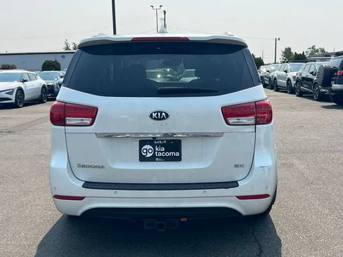 Used 2016 Kia Sedona SX FWD image 10