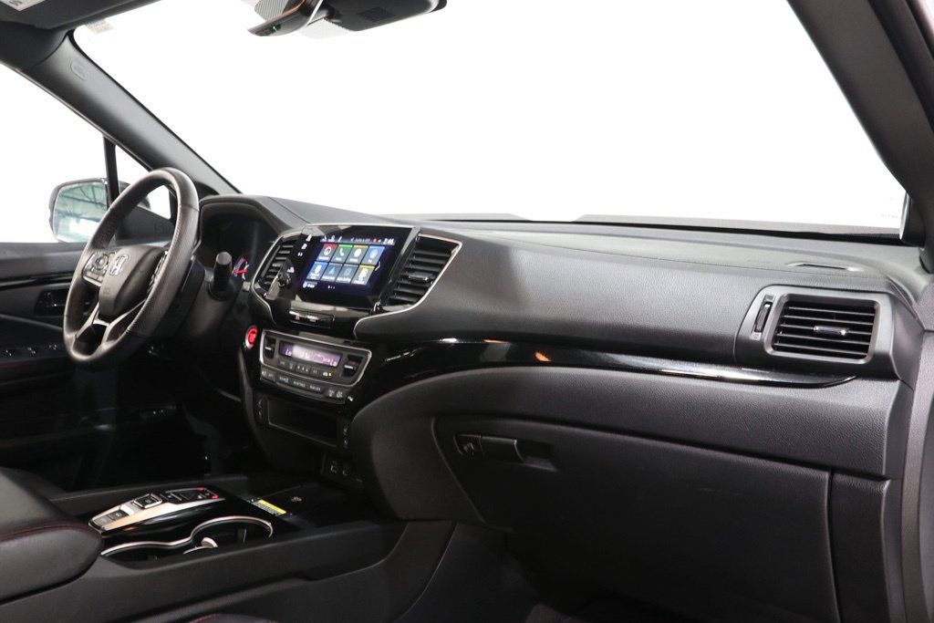 Used 2024 Honda Passport Black Edition image 18