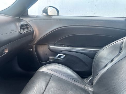 Used 2022 Dodge Challenger SXT w/ Plus Package image 30