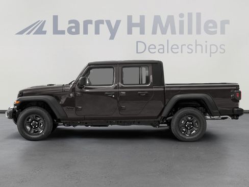 Used 2023 Jeep Gladiator Sport AWD/4WD image 3