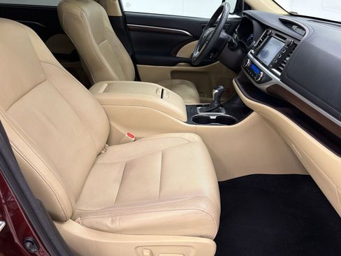 Used 2016 Toyota Highlander Limited AWD/4WD image 25