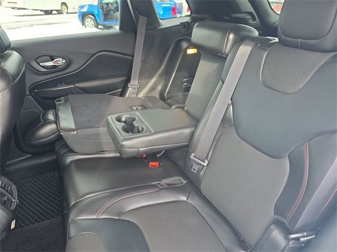 Used 2016 Jeep Cherokee Trailhawk image 23