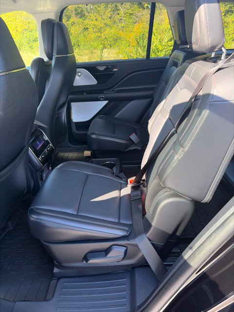 Used 2025 Lincoln Aviator Reserve w/ Equipment Group 201A AWD/4WD image 17