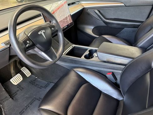 Used 2023 Tesla Model Y Performance AWD/4WD image 11