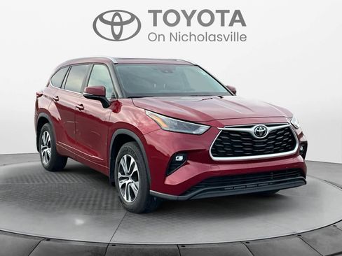 Used 2023 Toyota Highlander XLE image 8