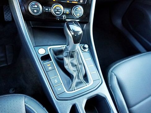 Used 2024 Volkswagen Jetta SE FWD image 28