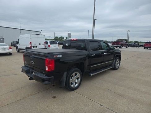 Used 2017 Chevrolet Silverado 1500 LTZ Z71 w/ LTZ Plus Package AWD/4WD image 8