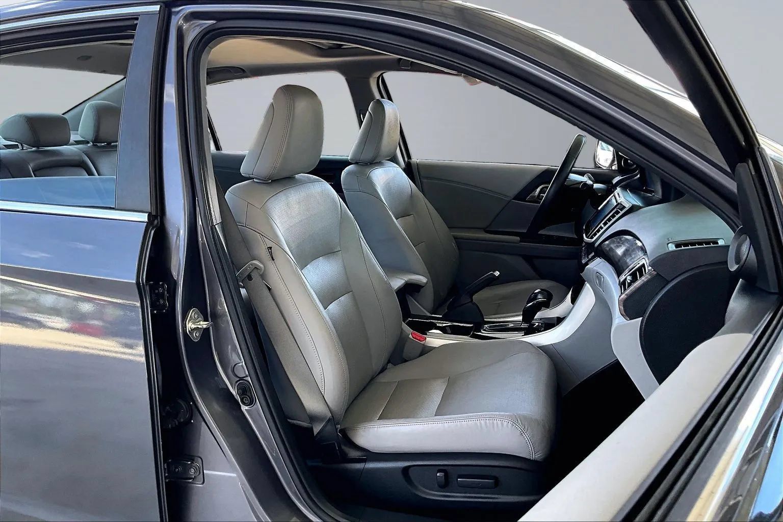 Used 2016 Honda Accord EX-L image 26