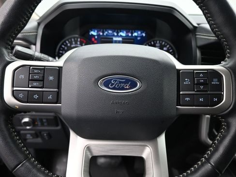 Used 2022 Ford Expedition XLT image 12