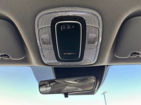 Used 2025 Hyundai Elantra SE image 11