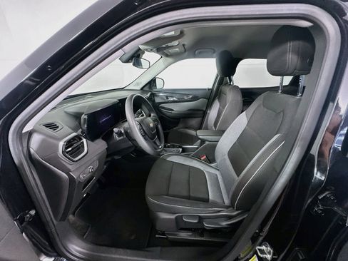 Used 2025 Chevrolet TrailBlazer LT FWD image 13