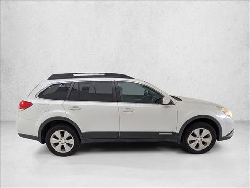 Used 2011 Subaru Outback 2.5i Premium w/ Protection Pkg 1A AWD/4WD image 4