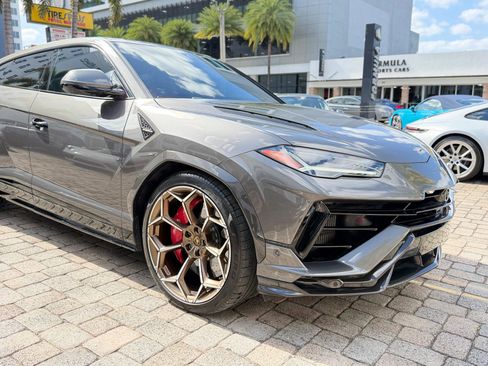 Used 2024 Lamborghini Urus Performante AWD/4WD image 9