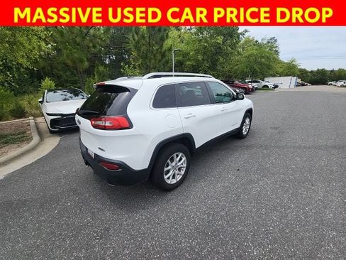 Used 2017 Jeep Cherokee Latitude w/ True North Edition AWD/4WD image 12