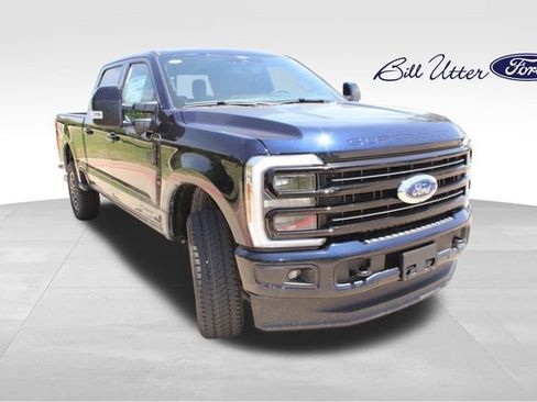 New 2025 Ford F250 Platinum w/ FX4 Off-Road Package image 2