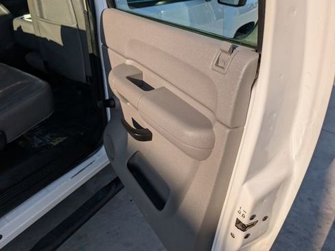 Used 2014 Chevrolet Silverado 2500 W/T AWD/4WD image 27