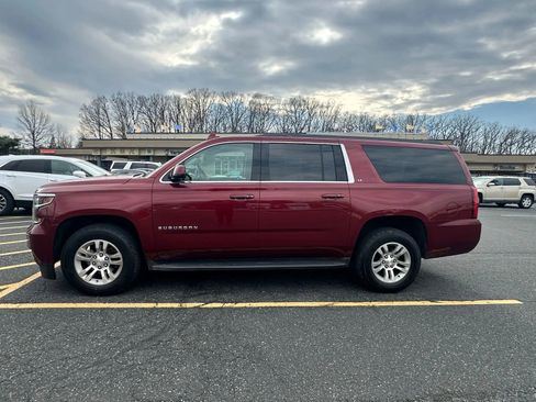 Used 2016 Chevrolet Suburban LT w/ Luxury Package image 2