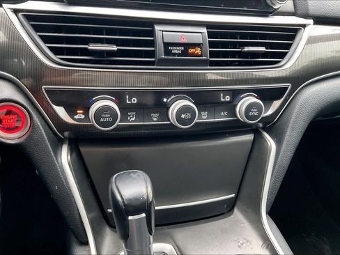 Used 2018 Honda Accord Sport image 32