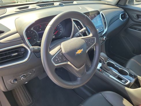 Used 2022 Chevrolet Equinox Premier FWD image 17