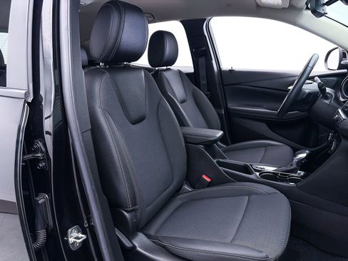 Used 2023 Buick Encore GX Preferred w/ Cold Weather Comfort Package FWD image 33