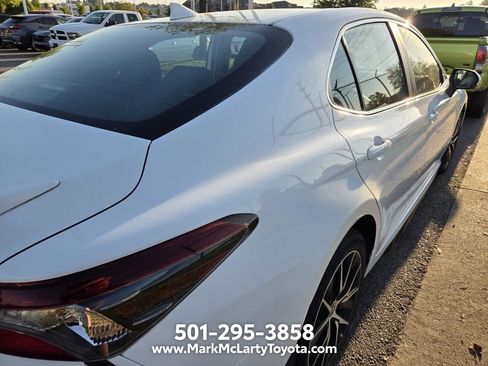 Used 2023 Toyota Camry SE FWD image 10
