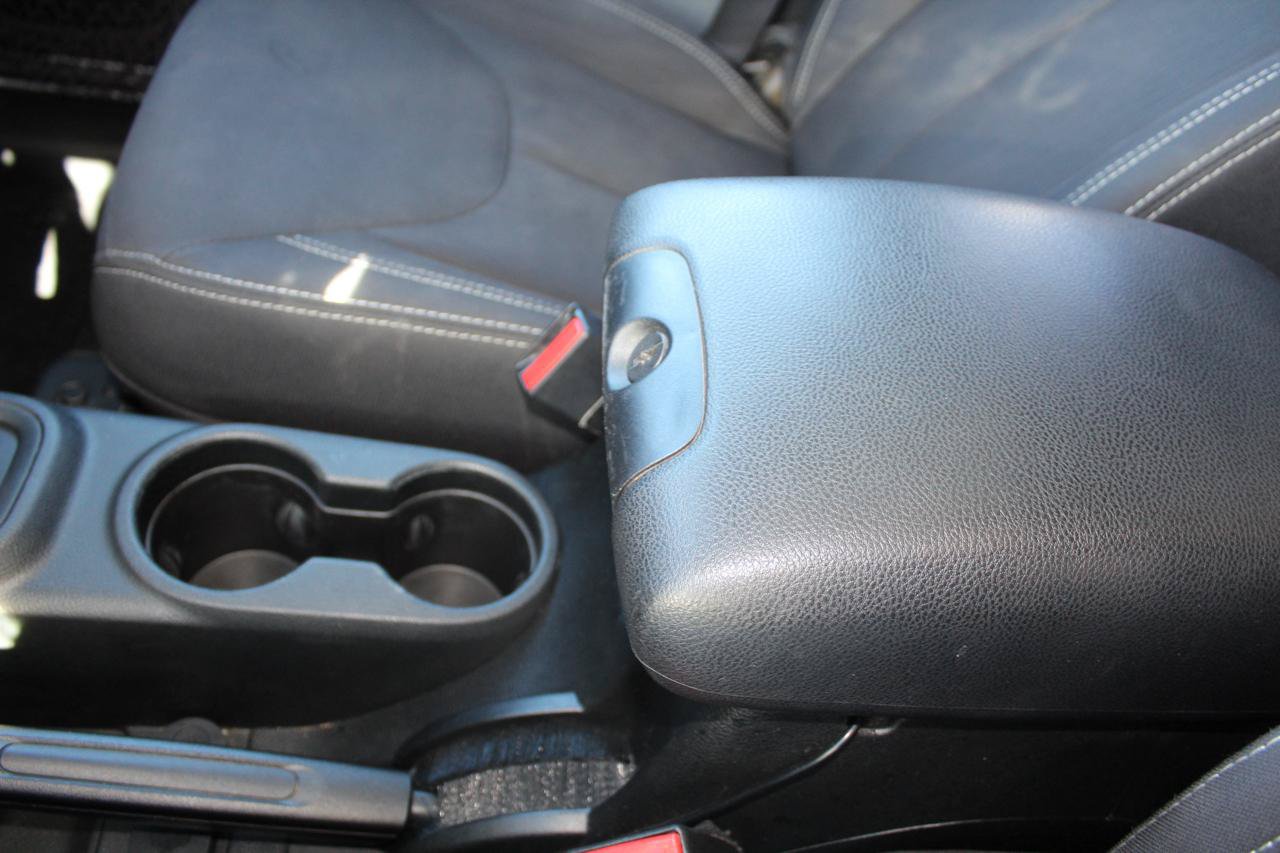 Used 2018 Jeep Wrangler Unlimited Rubicon AWD/4WD image 32