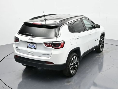 Used 2024 Jeep Compass Limited image 34