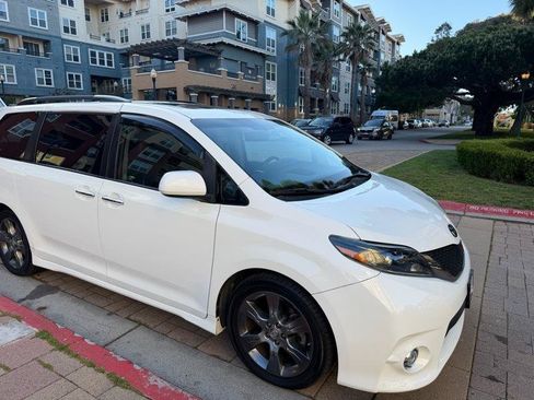 Used 2015 Toyota Sienna SE Premium FWD image 25