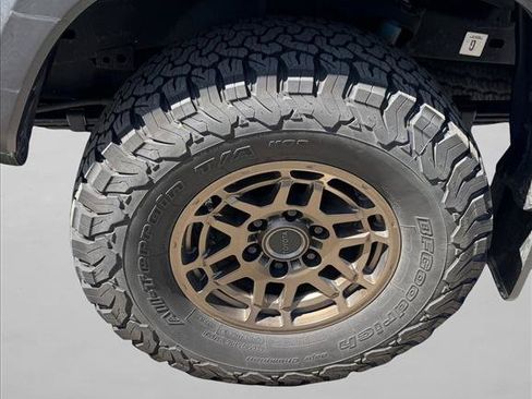 Certified 2021 Toyota Tacoma TRD Off-Road AWD/4WD image 9