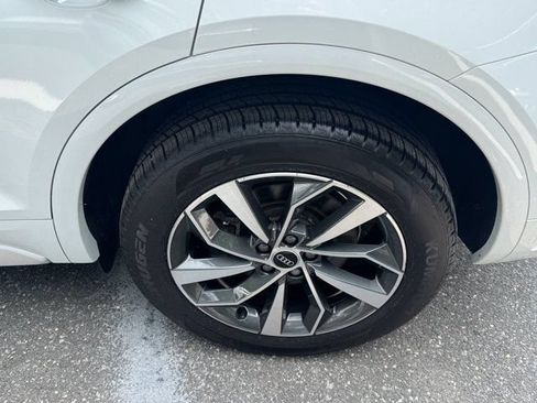 Certified 2023 Audi Q5 2.0T Premium w/ Convenience Package AWD/4WD image 11