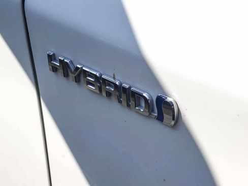 Used 2014 Toyota Prius Four image 8