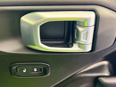 Used 2021 Jeep Wrangler Willys image 29