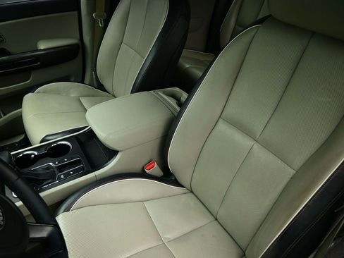 Used 2020 Kia Sedona EX image 23