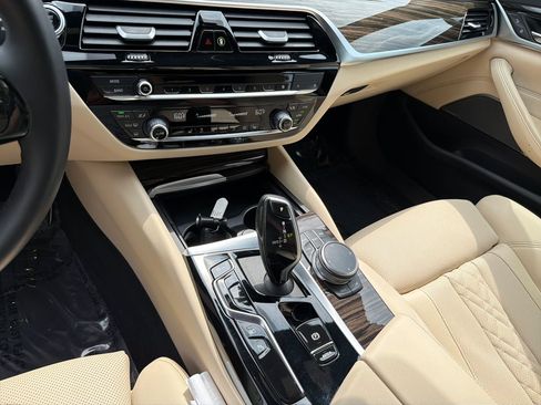 Used 2023 BMW 530e w/ Premium Package RWD image 30