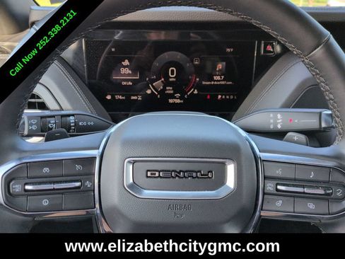 Used 2025 GMC Yukon Denali AWD/4WD image 29