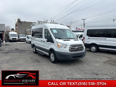 Used 2016 Ford Transit 150 XLT image 3
