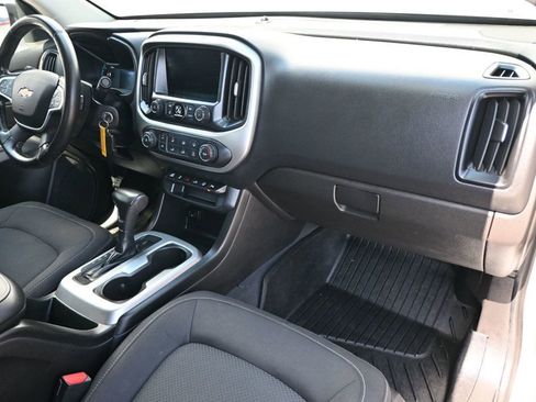 Used 2019 Chevrolet Colorado LT w/ LT Convenience Package image 9