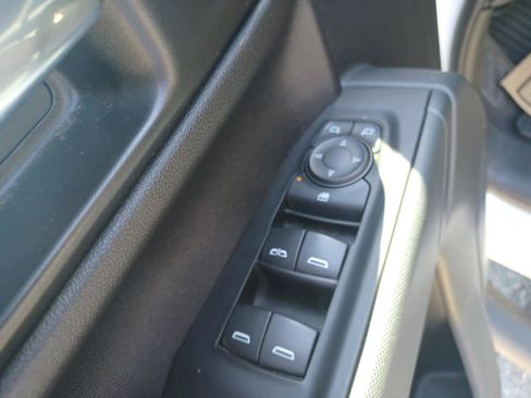 Used 2019 Chevrolet Silverado 1500 Custom Trail Boss w/ Custom Convenience Package image 14